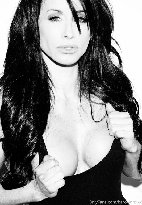 スリムなオンリーファンズ 無料ヌード ギャラリー