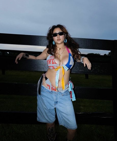 Fakeredhead666 裸のスター 写真