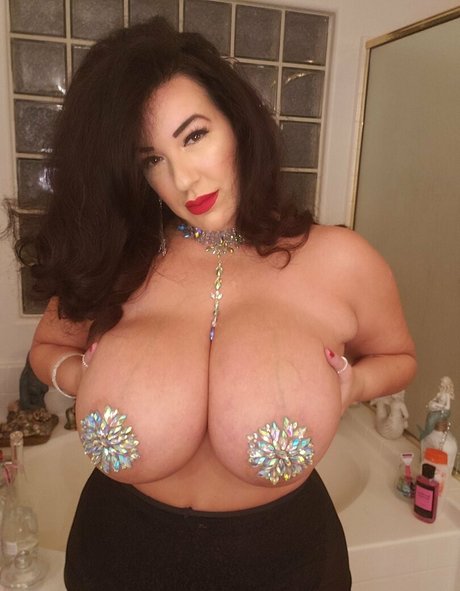 ぽっちゃりブルネットオンリーファンズ 無料 写真