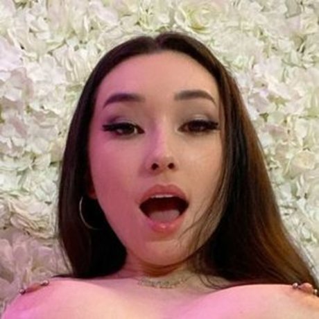 巨乳オナニーオンリーファンズ 無料ヌード ギャラリー