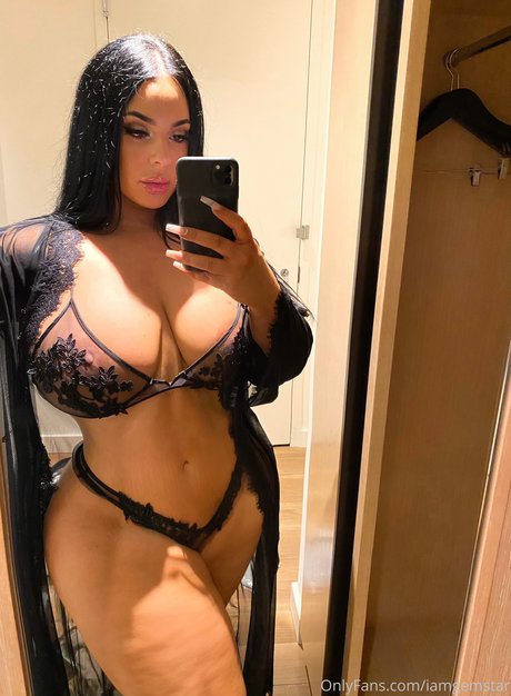 ダブル手コキ オンリーファンズ 無料裸 アーカイブ