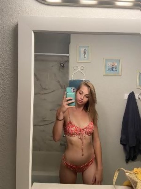 ブルネットのPOV オンリーファンズ パーフェクト 写真