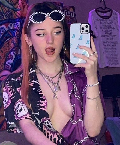 モンスターコックオンリーファンズ セクシーヌード 写真