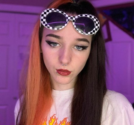 フィンドムオンリーファンズ セクシー裸 画像