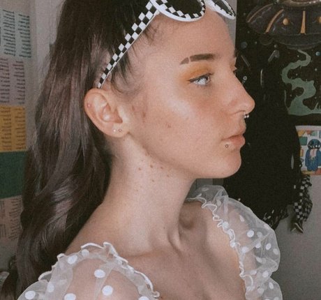 ベビーシッターオンリーファンズ xxx 画像