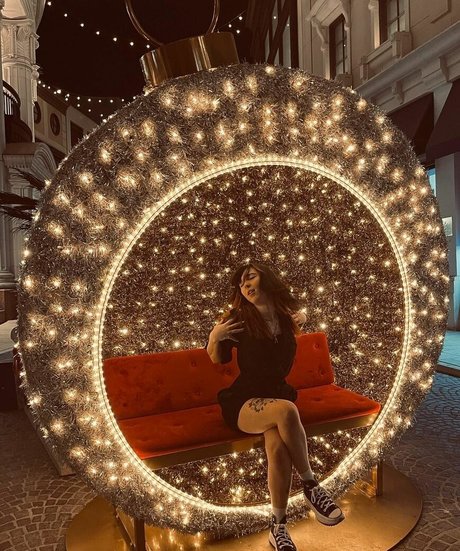 パイズリ オンリーファンズ 美しいxxx 画像