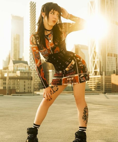 asmr 足 オンリーファンズ 裸 写真