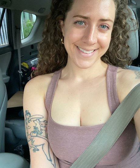 毛深いアジア人オンリーファンズ 可愛い 写真