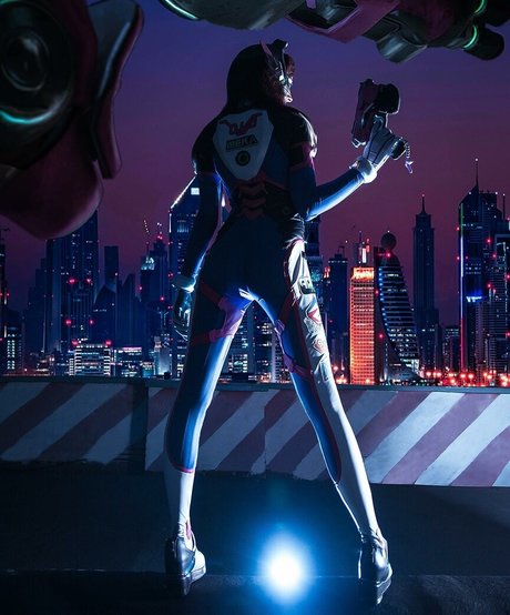 尖ったおっぱいオンリーファンズ アートヌード 画像