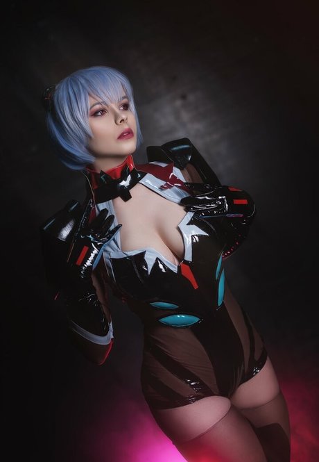 成熟したラテン系オンリーファンズ アートヌード 画像