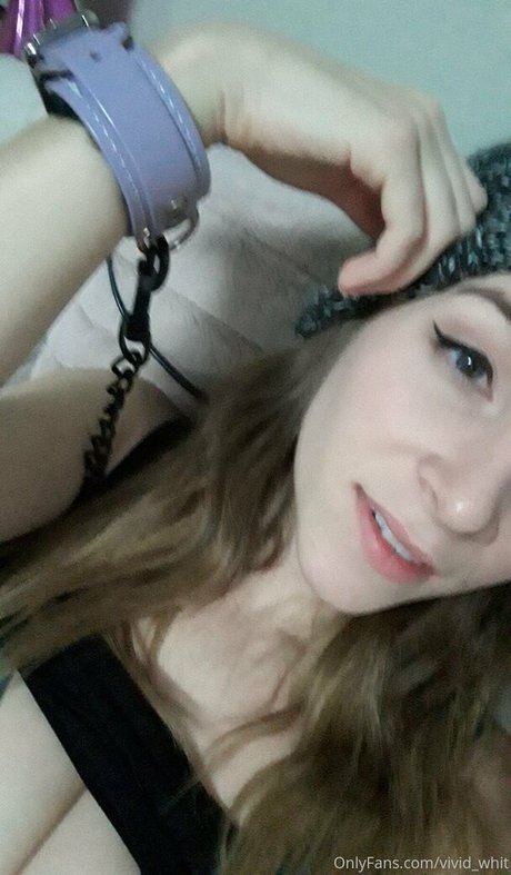 Vivid Whit ホットなポルノスター ギャラリー