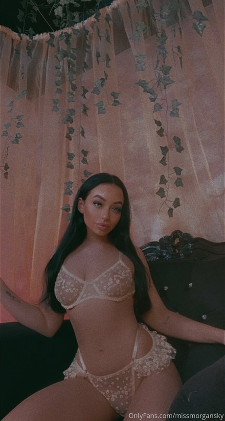 morgan sky uk xxxポルノスター 写真