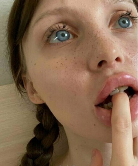 モデルファックオンリーファンズ 裸 ギャラリー