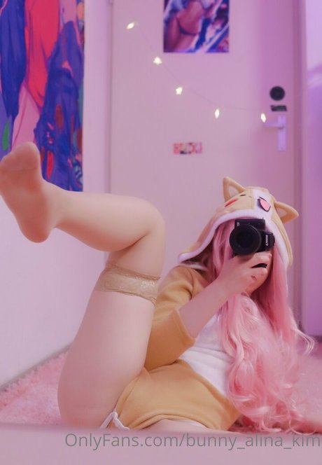 Alina Kim セクシーなスター ギャラリー