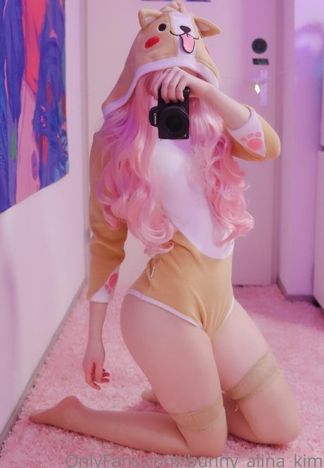 Alina Kim ヌードスター 写真