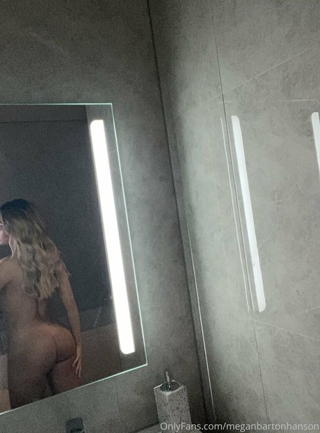 Megan Barton Hanson 無料モデル 写真