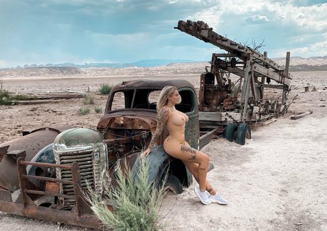 ぽっちゃりブルネットオンリーファンズ 裸 写真