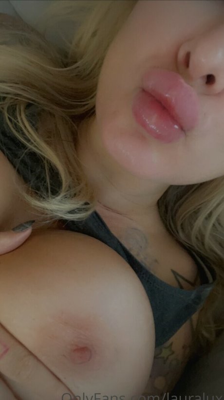 脇の下オンリーファンズ ホットヌード 画像