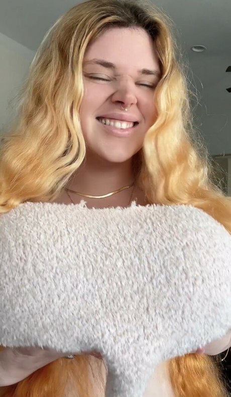 黒髪の熟女オンリーファンズ 無料アダルト 写真