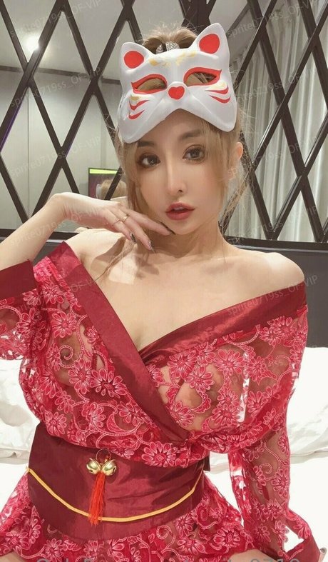 キティ・ウェット・オンリーファンズ 可愛い 写真