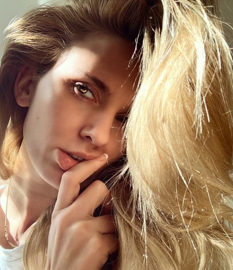 アジア人ニューハーフオンリーファンズ 美しいポルノ 写真