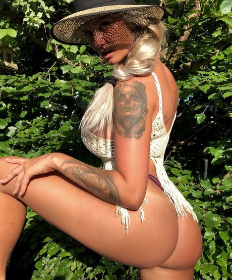 Natasha Thomsen ポルノスター 無料 写真