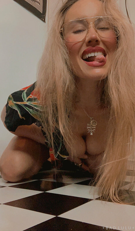 Bad Lou Lou ポルノスター アダルト 写真