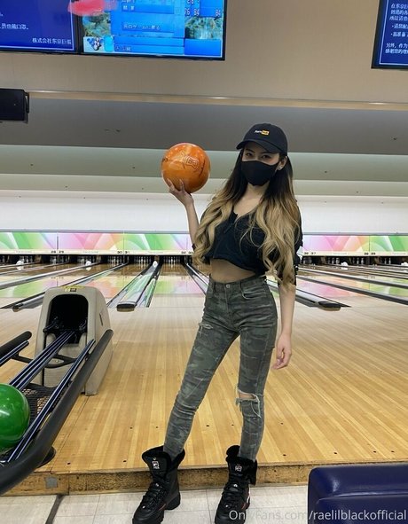 金髪の筋肉オンリーファンズ 可愛い 画像