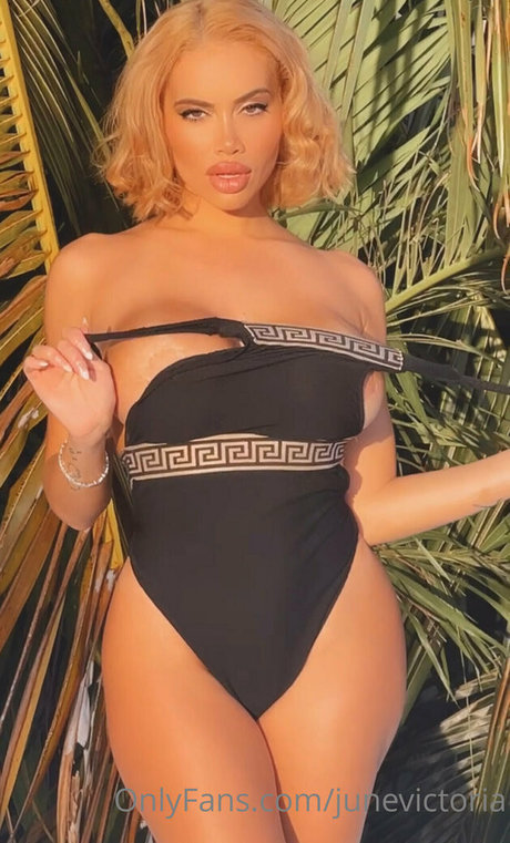 指マン 潮吹き オンリーファンズ アダルト ギャラリー