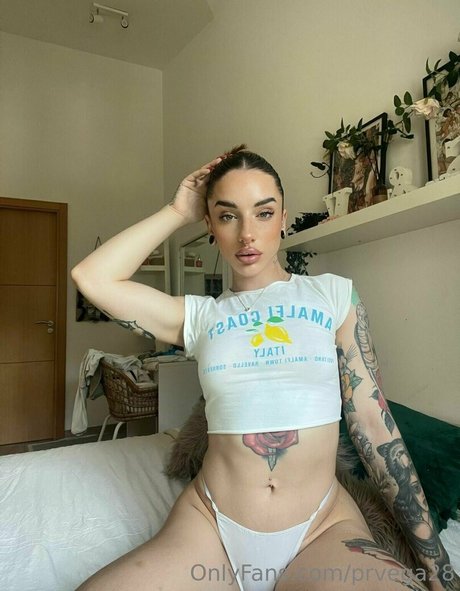 熟女のおっぱいオンリーファンズ ホットセックス 写真