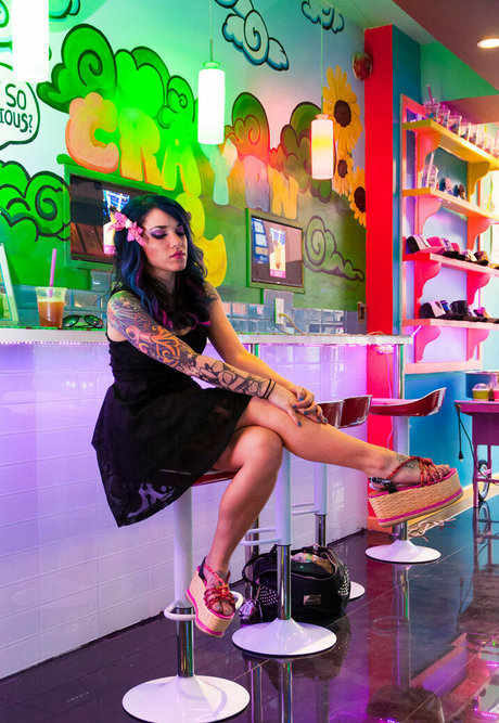 指マン 潮吹き オンリーファンズ セクシーヌード 画像