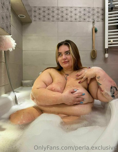 perla exclusive エロティックなスター アーカイブ