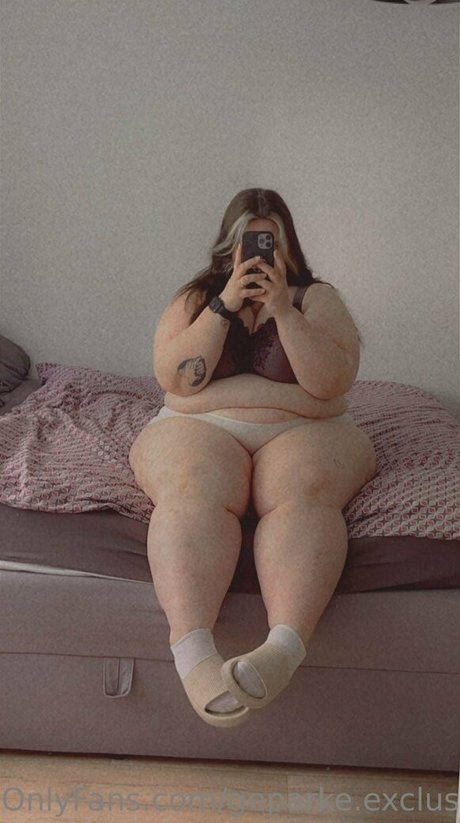 perla exclusive ポルノモデル 写真