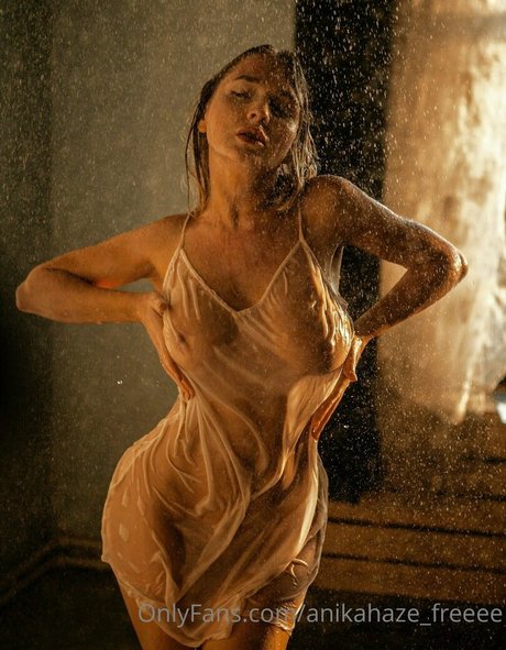 anikahaze freeee ポルノスター エロティック 写真