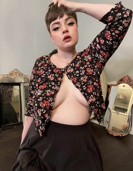 Vintage vogue 裸モデル 画像