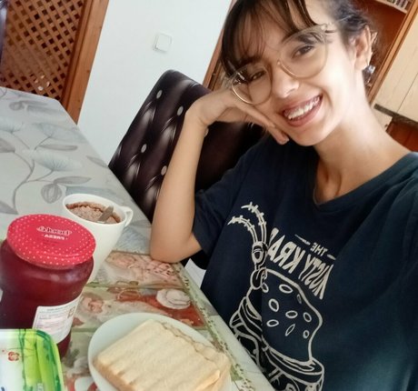 laylaa bby ポルノスター xxx 画像