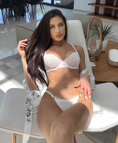 Georgina Mazzeo かわいいスター 写真