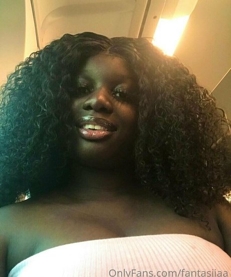 fantasiiaa ヌード女優 ギャラリー