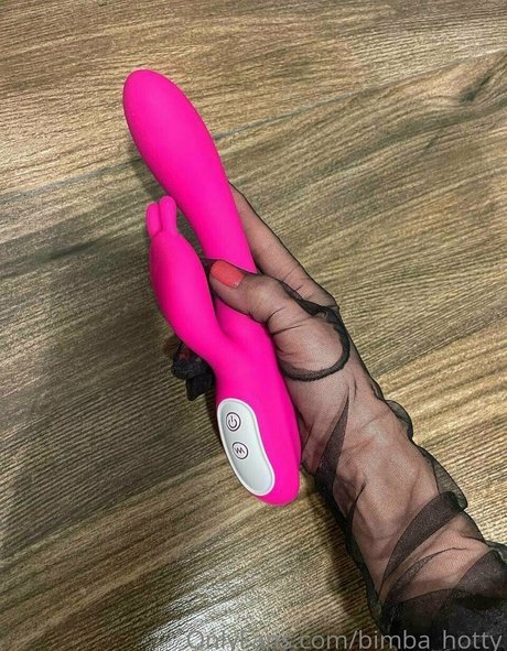 乳首 オンリーファンズ ポルノ 画像