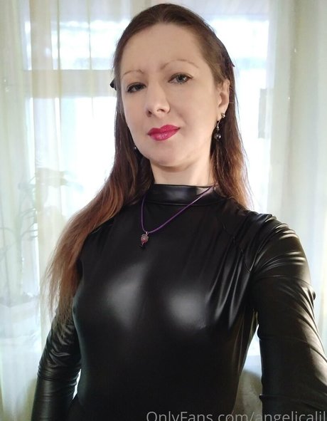 angelicalil ポルノモデル 写真