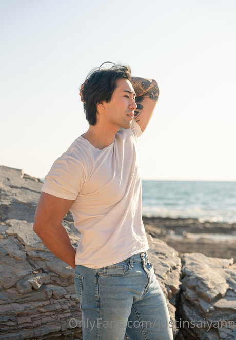 オイルを塗った巨乳オンリーファンズ 美しい 画像