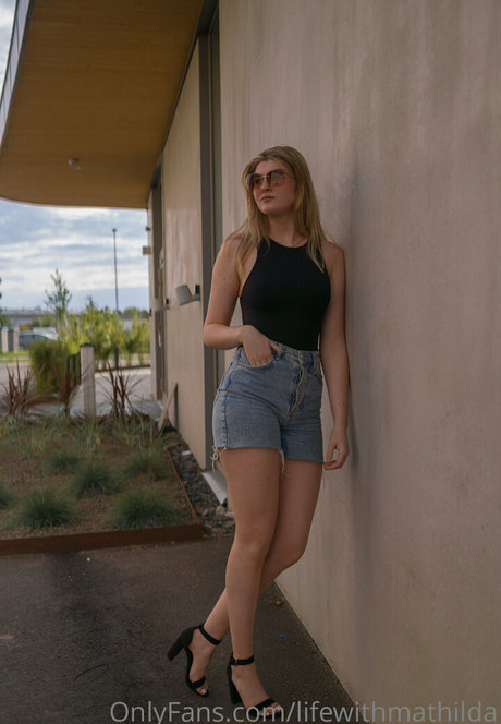 レギンス 尻 オンリーファンズ 美しいxxx 画像