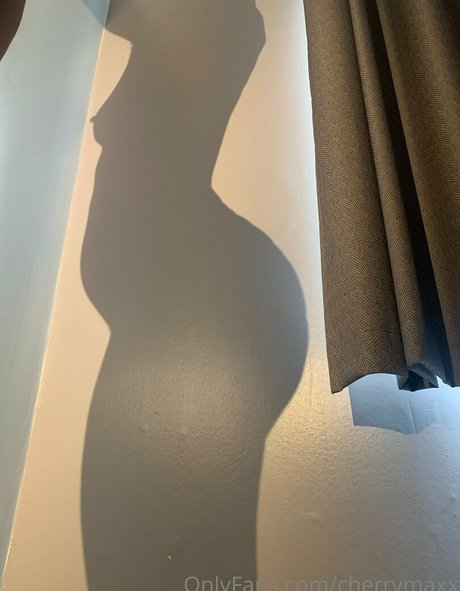 巨乳タトゥーオンリーファンズ ポルノ 写真