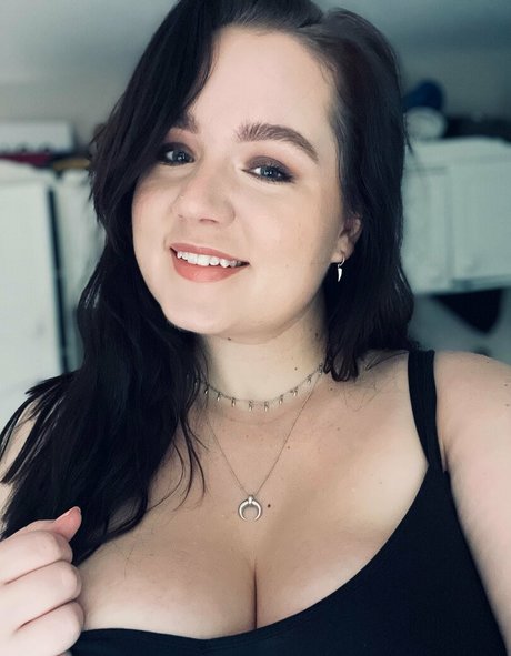 Cherrycola1990 エロティックなスター 画像