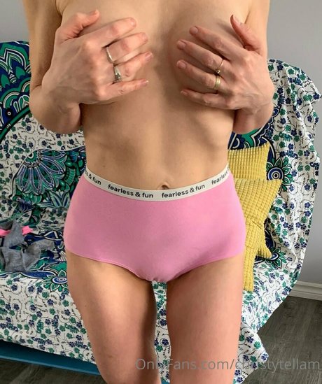 christytellam エロティックなスター 写真