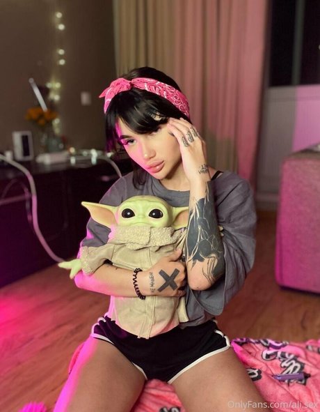 ali sex 裸のスター ギャラリー