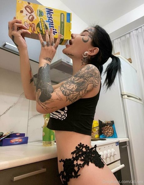 ali sex 完璧なモデル 写真