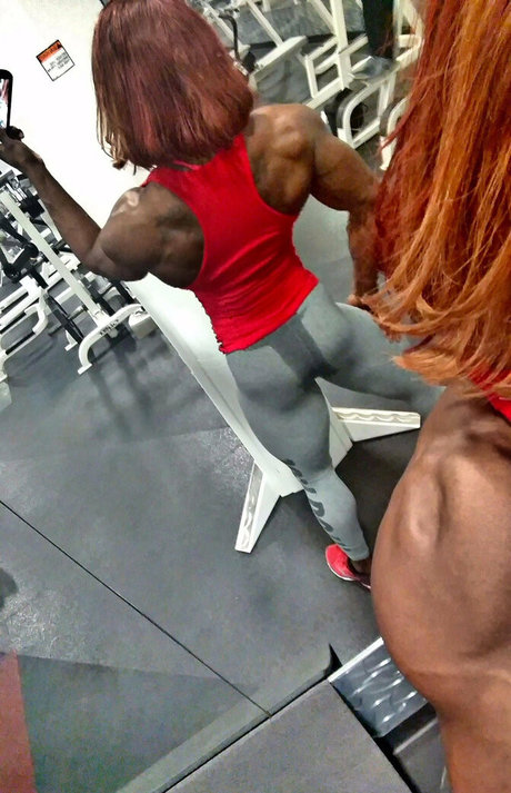 熟女の手コキオンリーファンズ 無料裸 画像