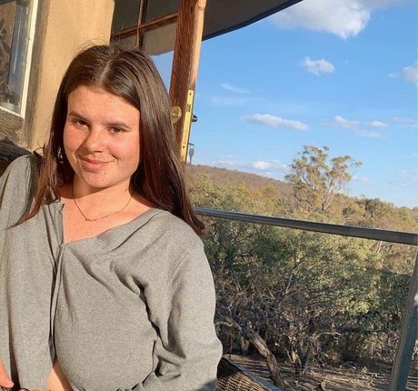 Mirra R ヌードモデル 写真