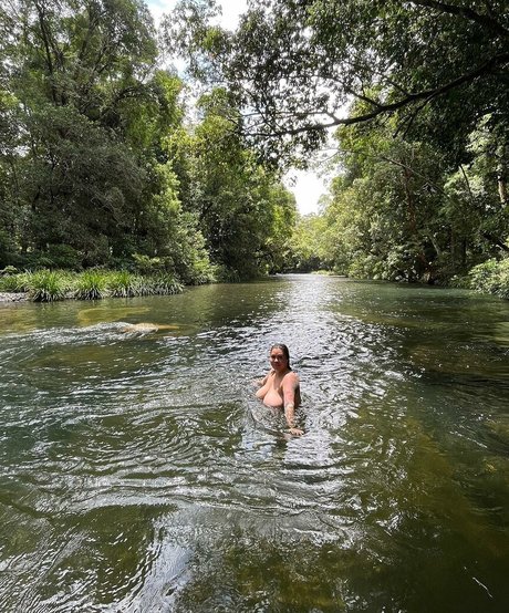 Mirra R 裸のモデル ギャラリー